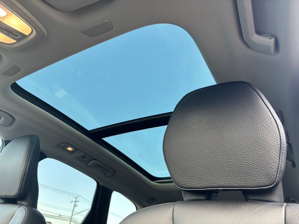 Certified 2023 Volvo XC60 B5 Plus w/ Climate Package image 17