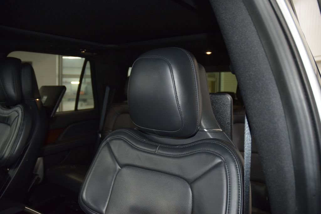 Used 2022 Lincoln Navigator Reserve AWD/4WD image 39
