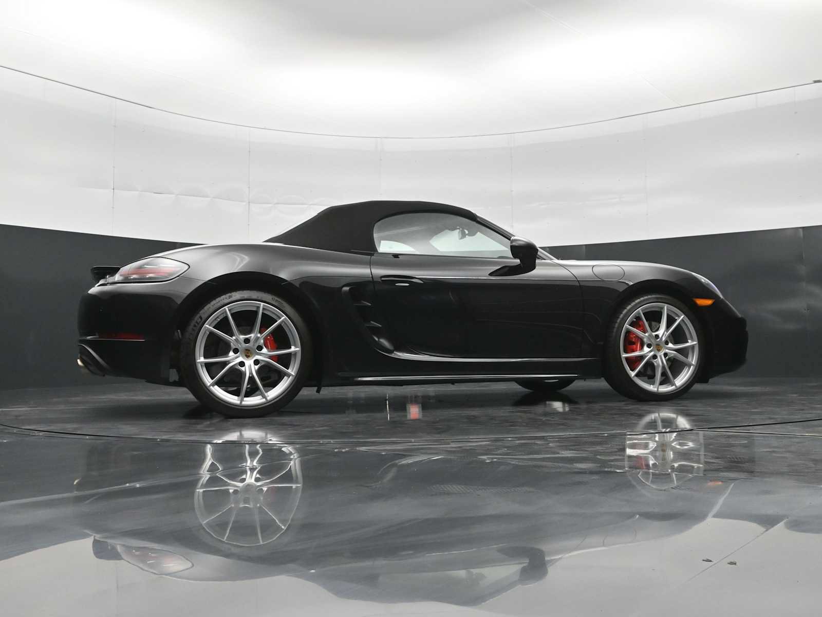 Certified 2024 Porsche 718 Boxster S RWD image 37