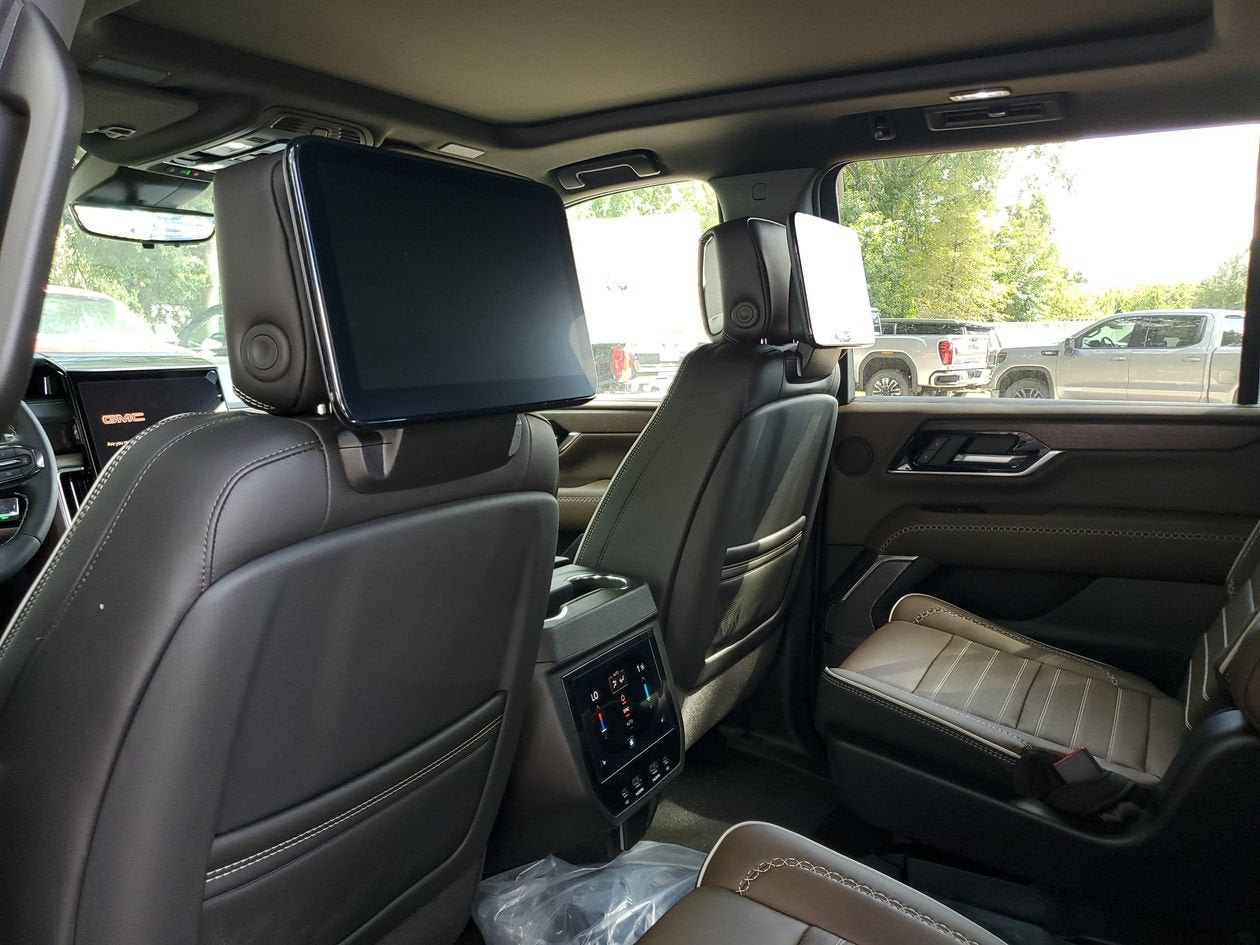 New 2026 GMC Yukon XL Denali Ultimate AWD/4WD image 10