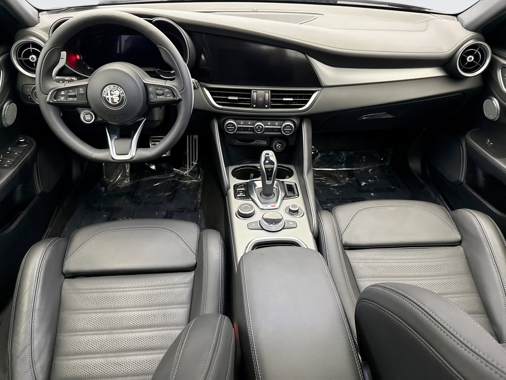 Used 2024 Alfa Romeo Giulia Veloce image 14