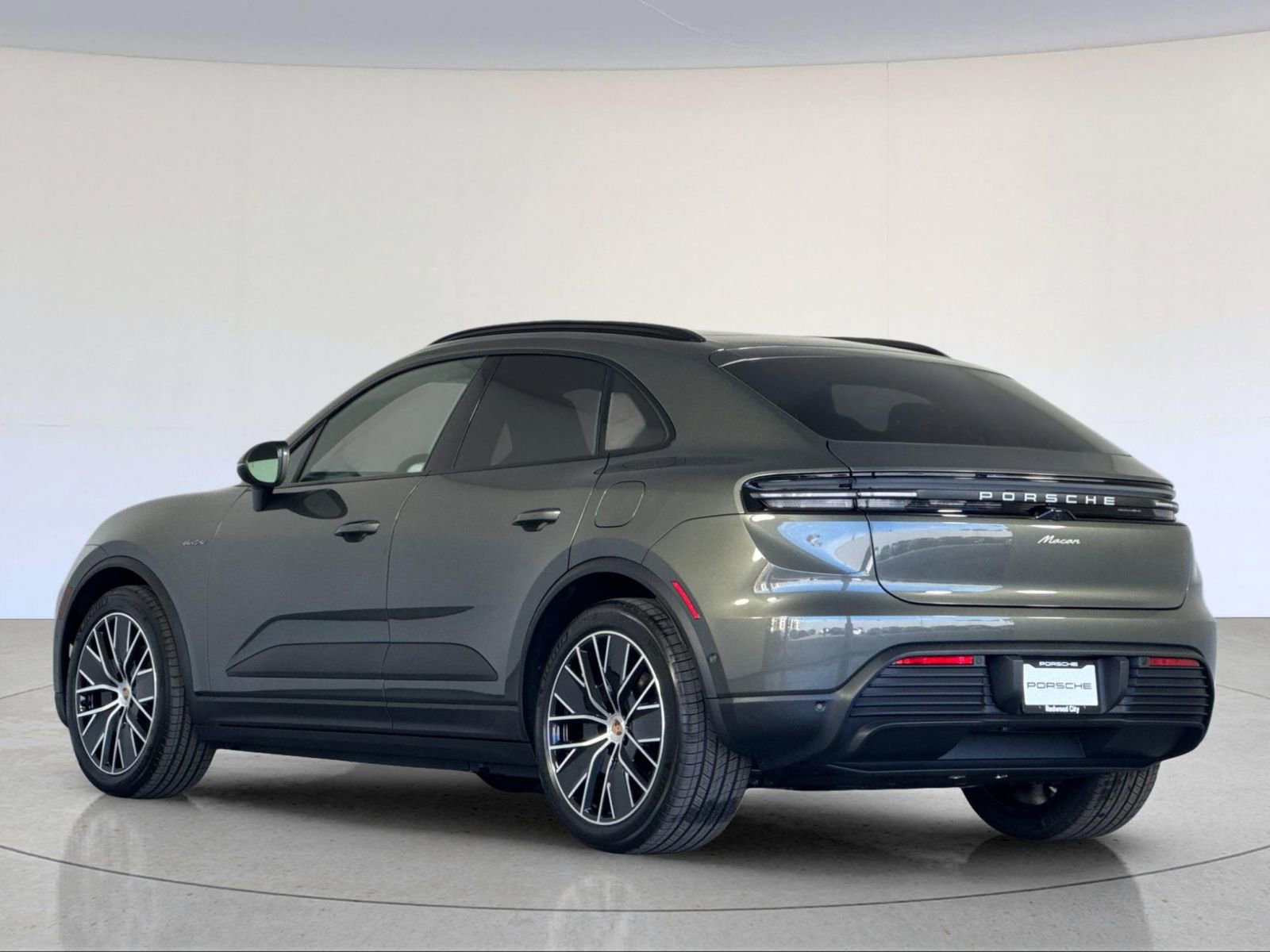 New 2025 Porsche Macan Electric image 3
