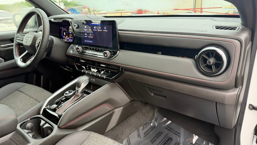 Used 2024 Chevrolet Colorado Z71 w/ Z71 Convenience Package 2 image 40