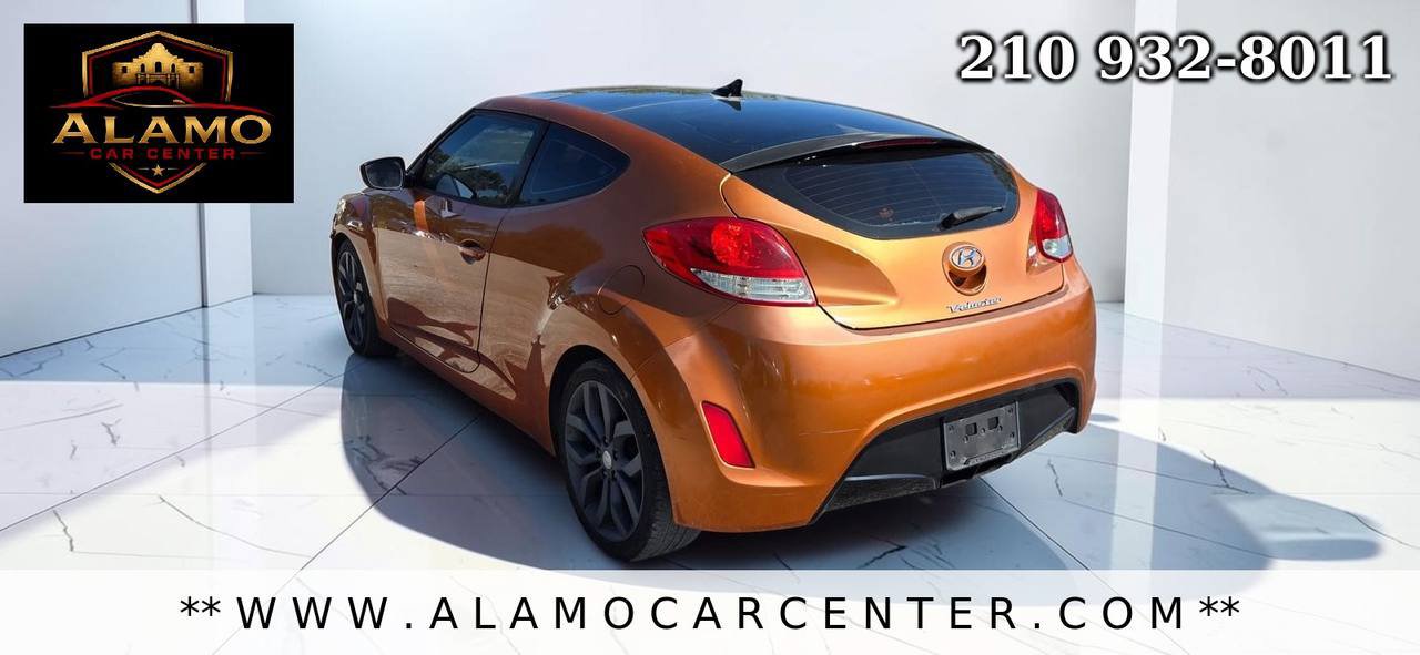 Used 2013 Hyundai Veloster w/ Style Pkg FWD image 3