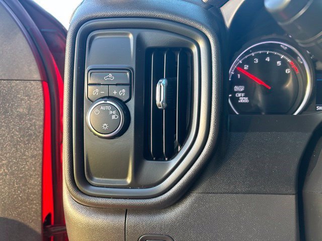 Used 2022 Chevrolet Silverado 1500 Custom w/ LPO, Blackout Package RWD image 18