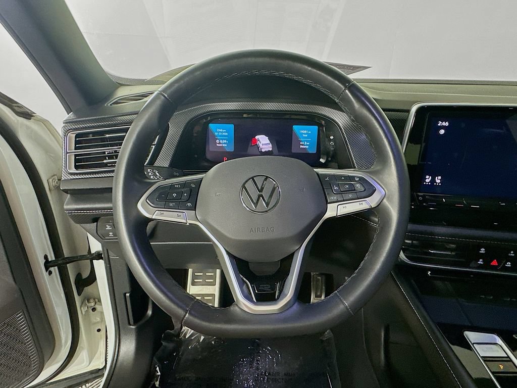 Used 2024 Volkswagen Atlas Cross Sport SEL Premium R-Line AWD/4WD image 16