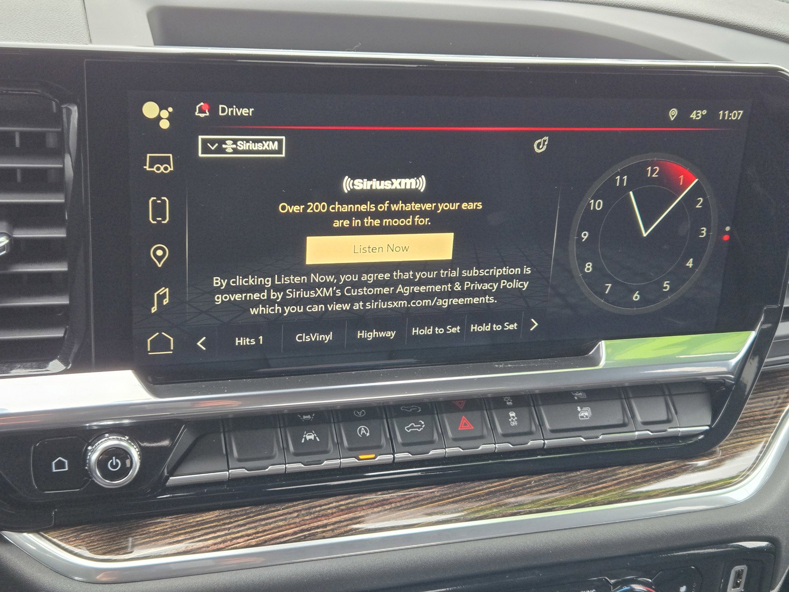 Used 2025 GMC Sierra 1500 Elevation image 18