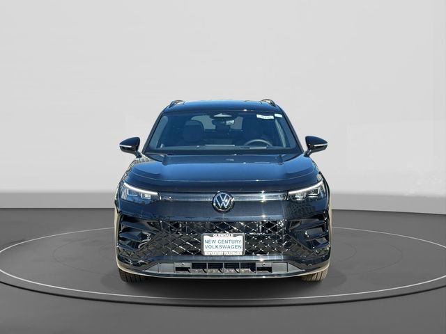 New 2026 Volkswagen Tiguan SE R-Line FWD image 2