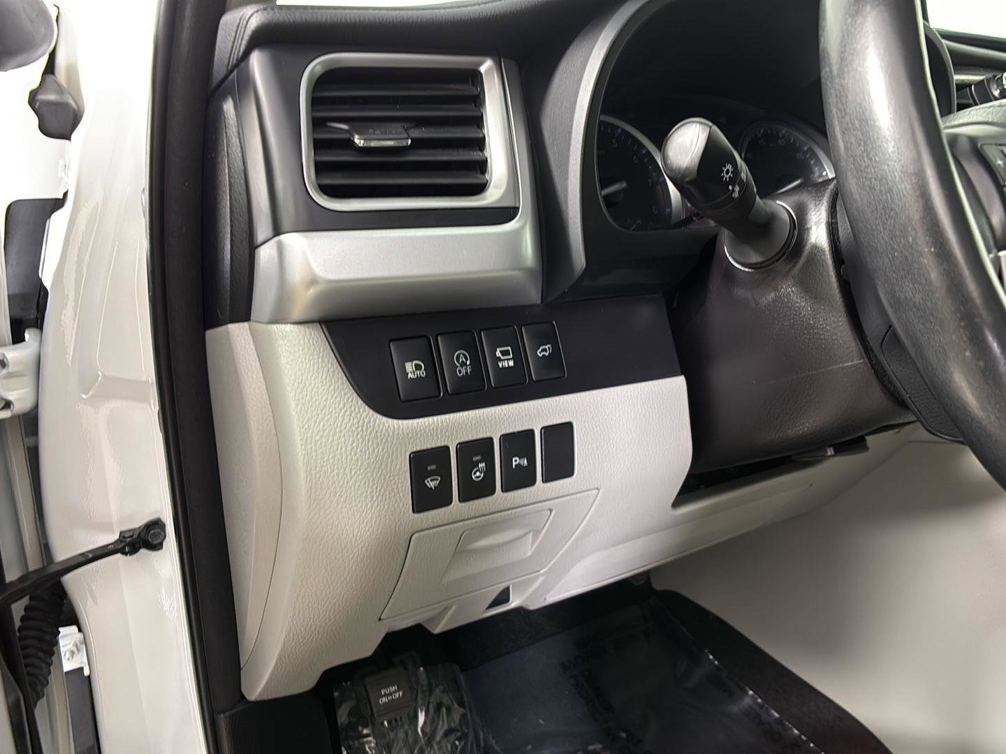 Used 2018 Toyota Highlander Limited Platinum AWD/4WD image 29