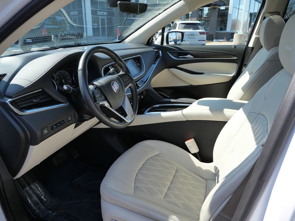 Used 2022 Buick Enclave Avenir w/ Avenir Technology Package AWD/4WD image 30