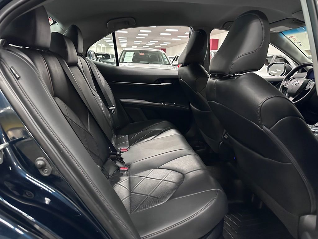 Used 2018 Toyota Camry XLE image 26