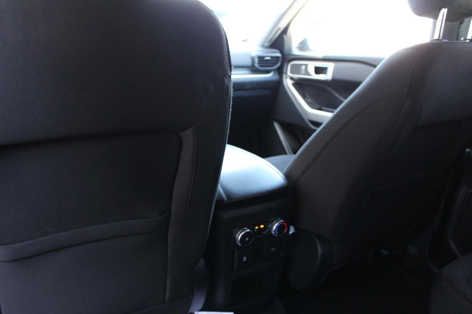 Used 2021 Ford Explorer XLT image 31