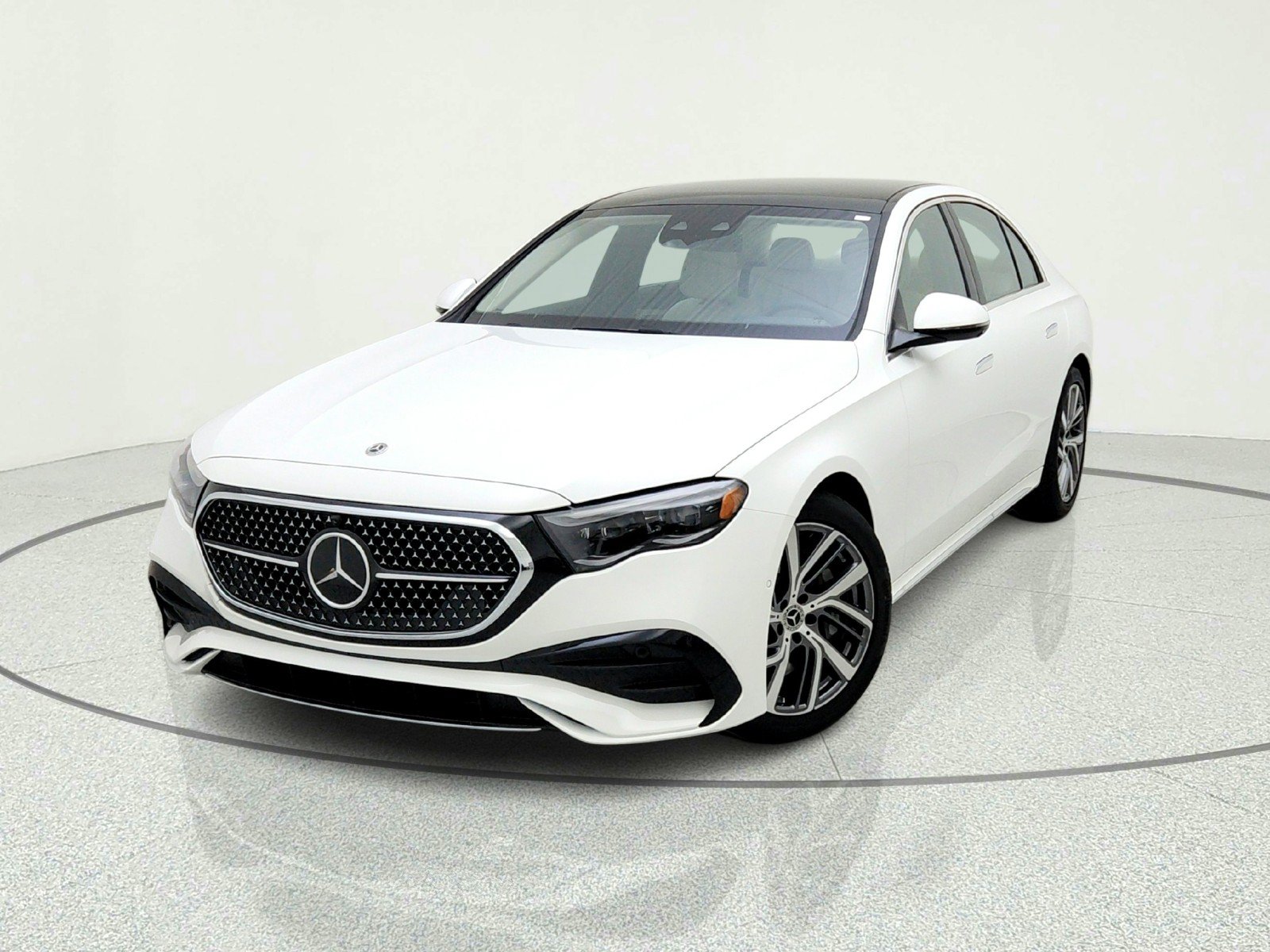 New 2026 Mercedes-Benz E 450 4MATIC Sedan image 2