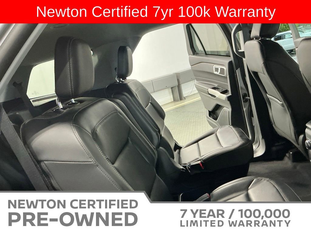 Used 2021 Ford Explorer XLT w/ Equipment Group 202A AWD/4WD image 19