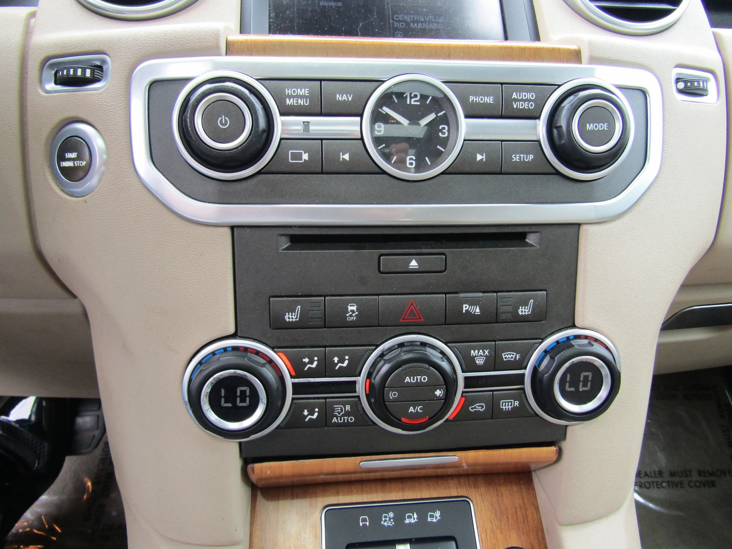 Used 2016 Land Rover LR4 HSE LUX AWD/4WD image 25