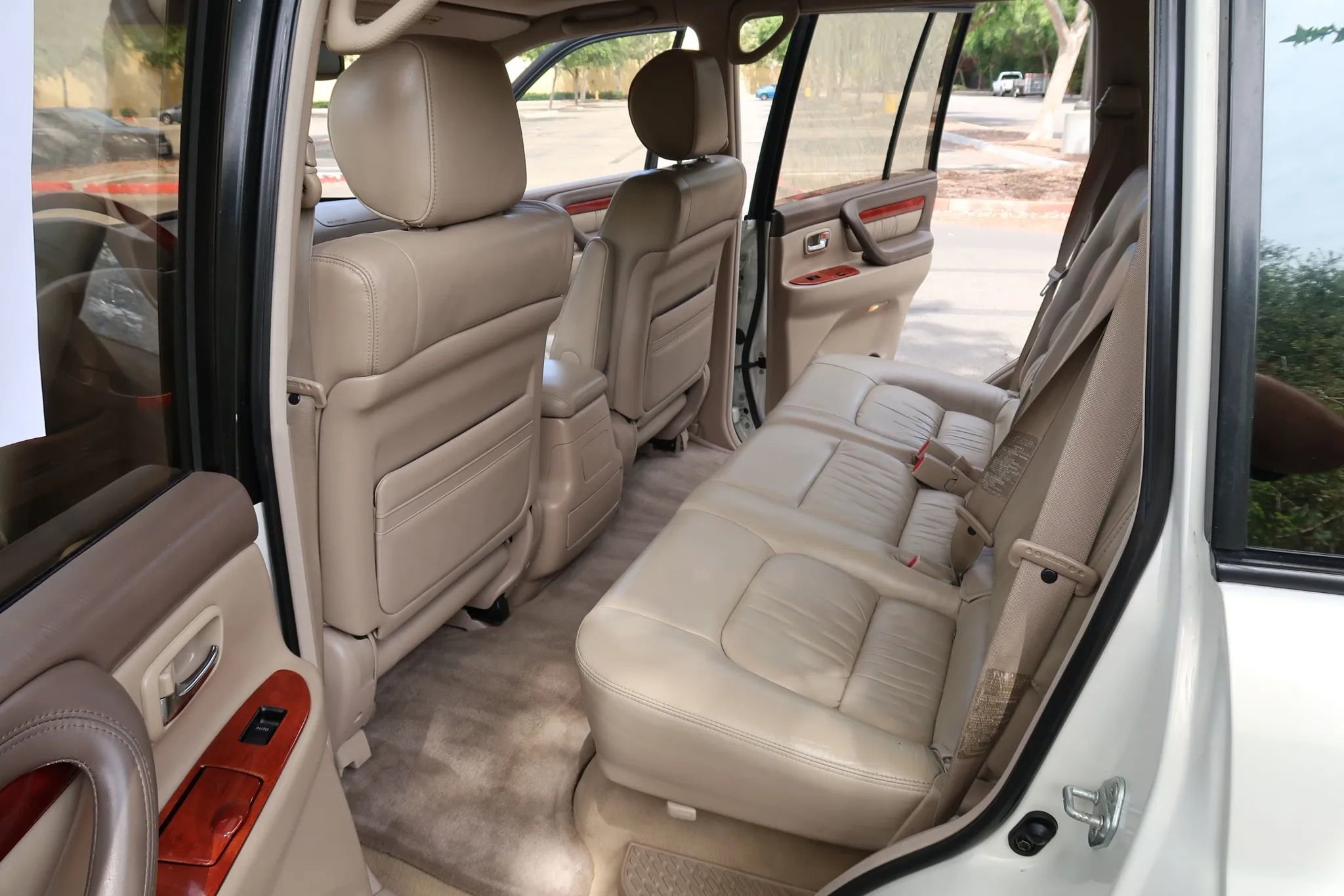 Used 2001 Lexus LX 470 4WD image 20