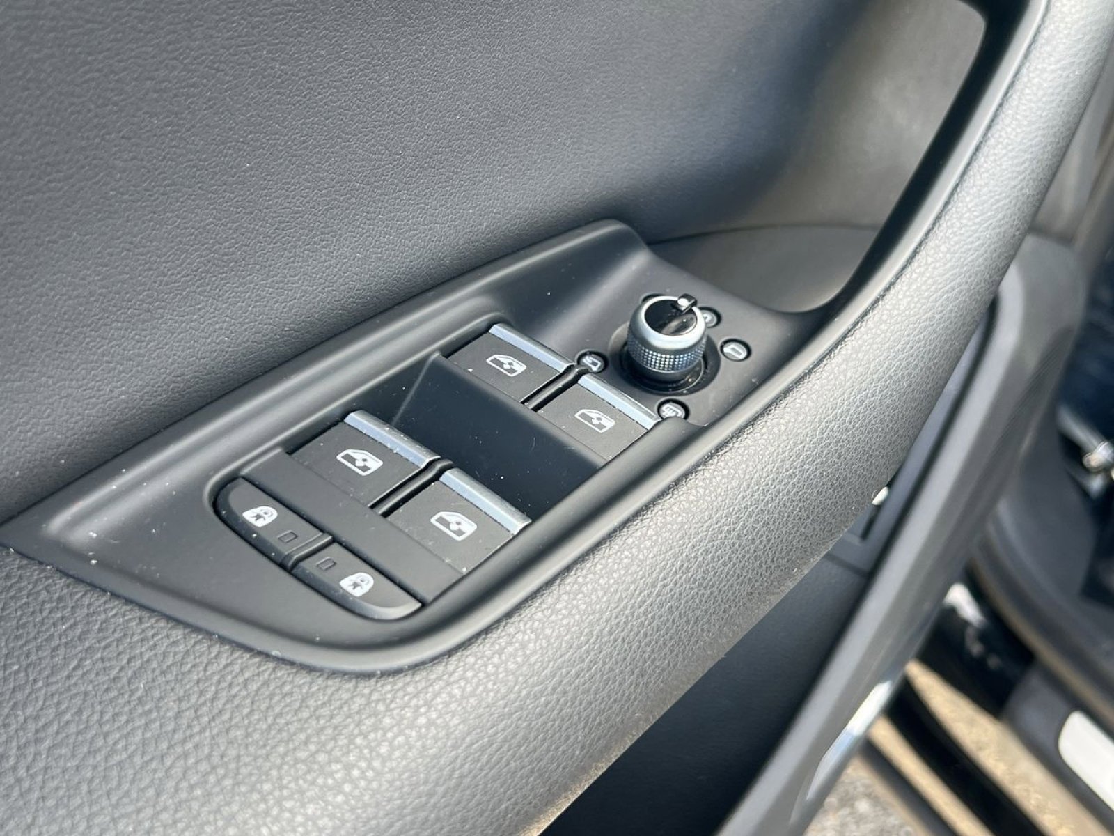 Used 2022 Audi Q7 Premium Plus image 16