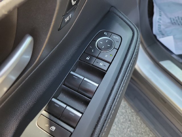 Used 2024 Toyota Grand Highlander AWD image 24