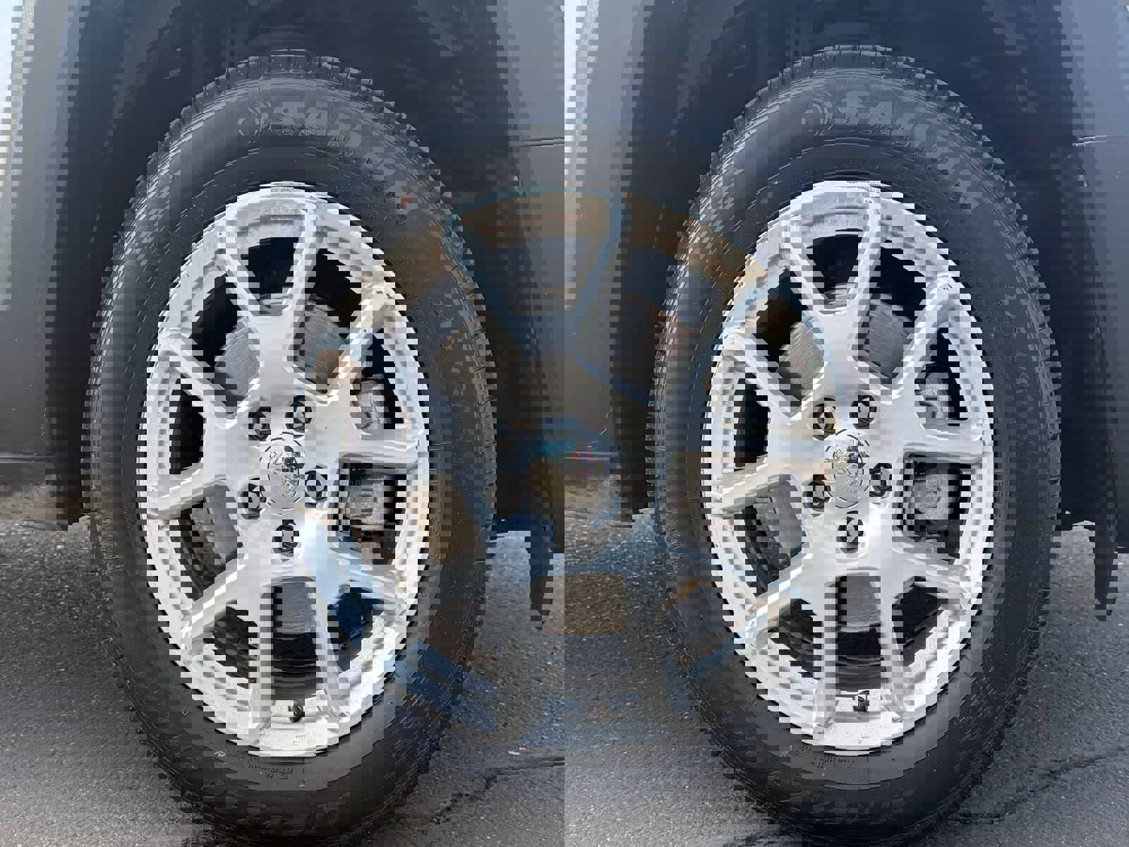 Used 2019 Jeep Renegade Latitude w/ Popular Equipment Group image 9