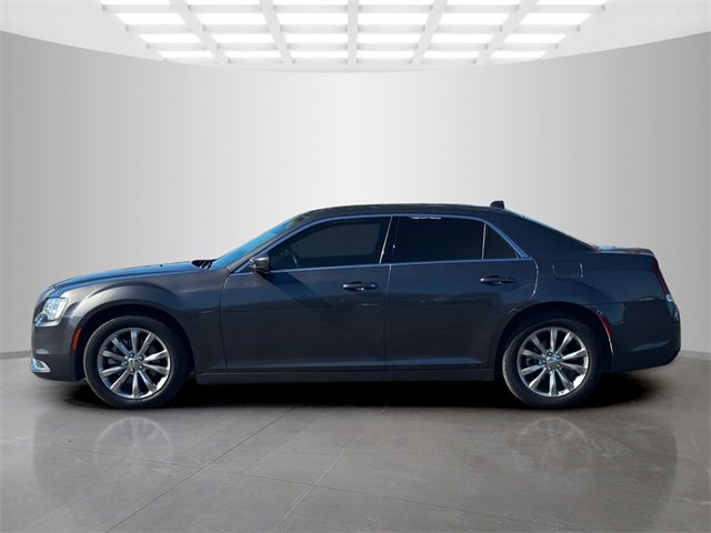 Certified 2022 Chrysler 300 Touring image 4