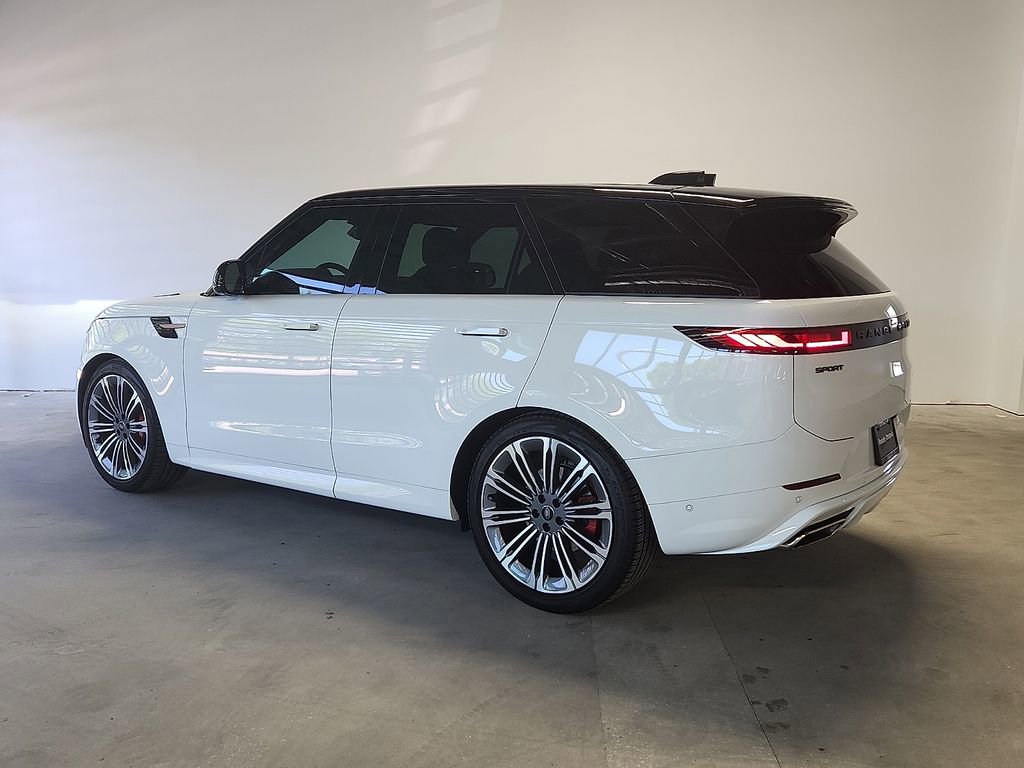 Used 2024 Land Rover Range Rover Sport Dynamic SE AWD/4WD image 3