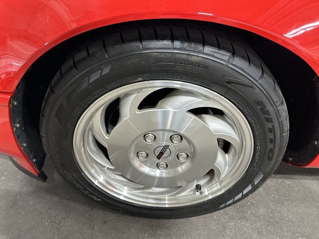 Used 1996 Chevrolet Corvette Coupe RWD image 23