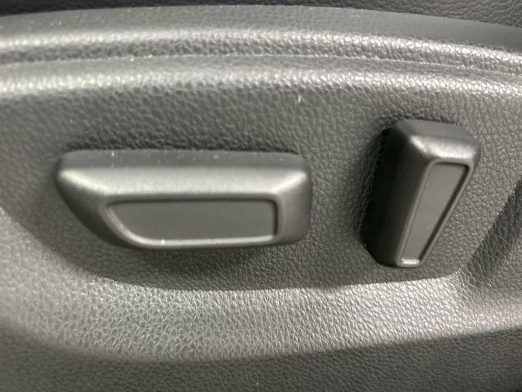 Used 2020 Mitsubishi Eclipse Cross SEL image 12