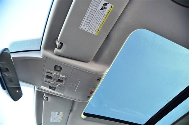 Certified 2022 Volkswagen Tiguan SE w/ Panoramic Sunroof Package image 21