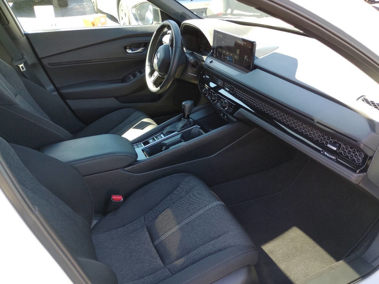 Used 2025 Honda Accord Sport image 7