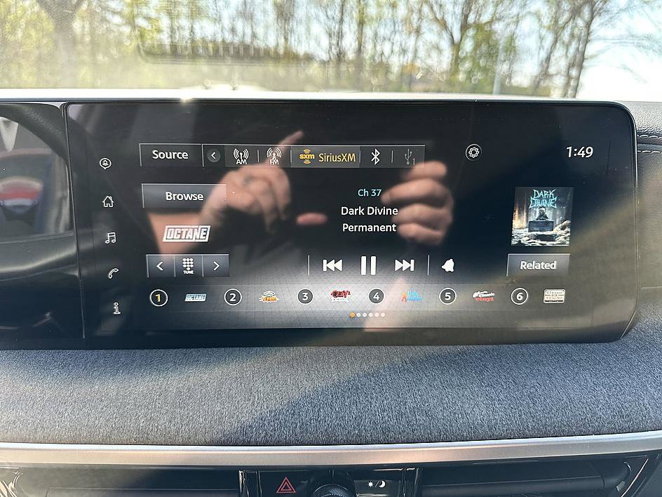 Certified 2025 Nissan Kicks SV image 15