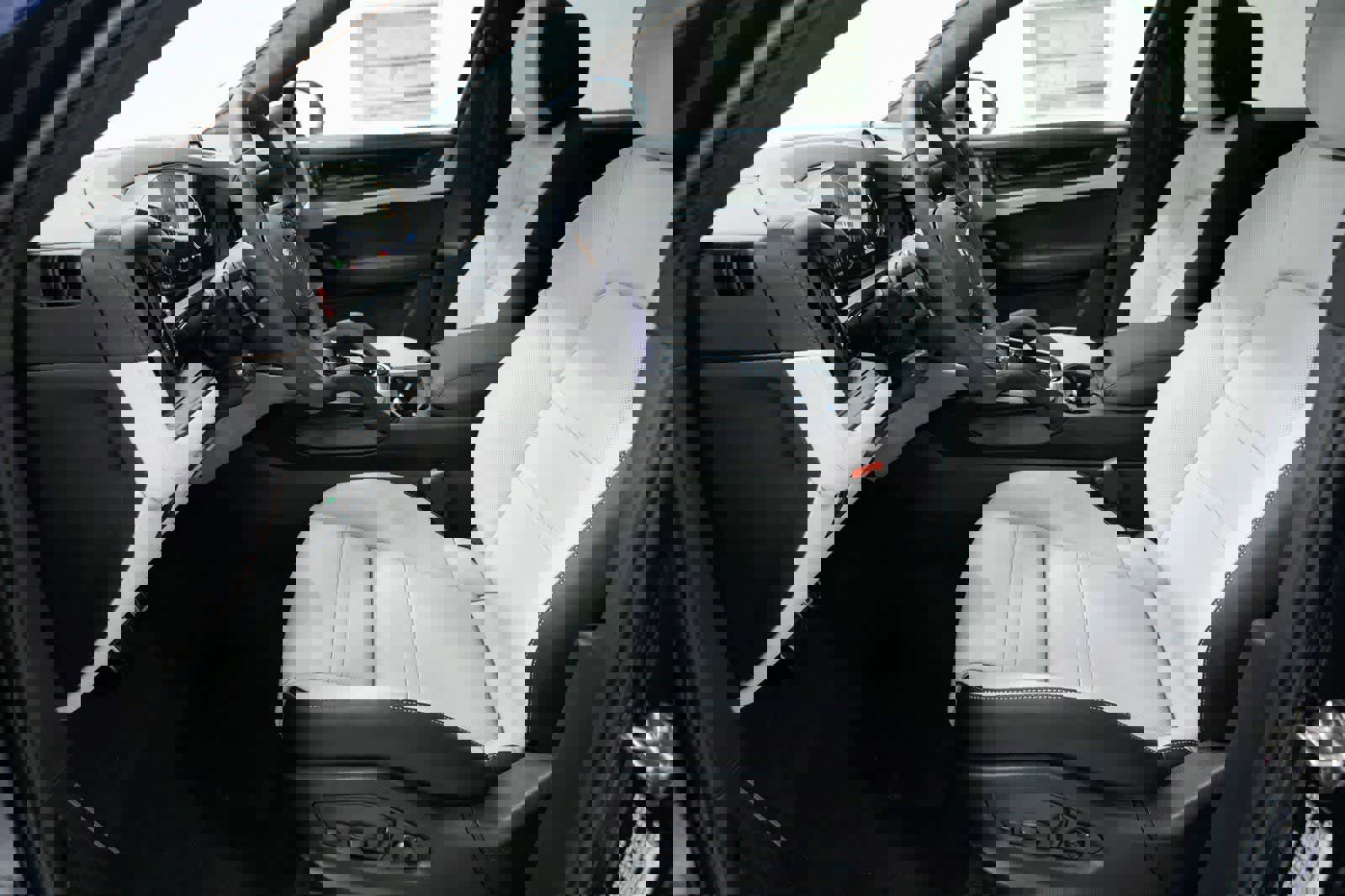 New 2026 Porsche Cayenne GTS image 16