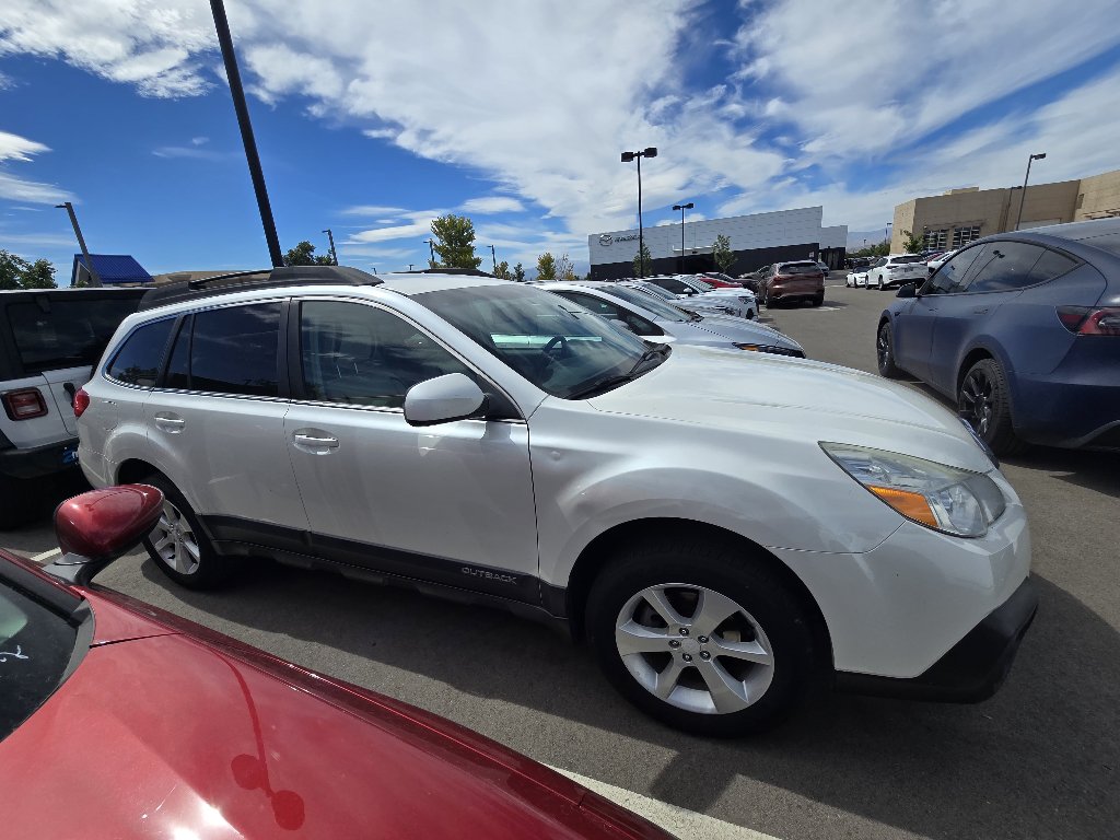 Used 2013 Subaru Outback 2.5i Premium AWD/4WD image 6