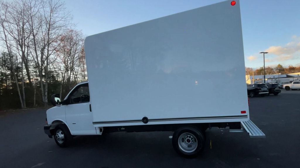 New 2025 GMC Savana 3500 w/ Power Convenience Package RWD image 9