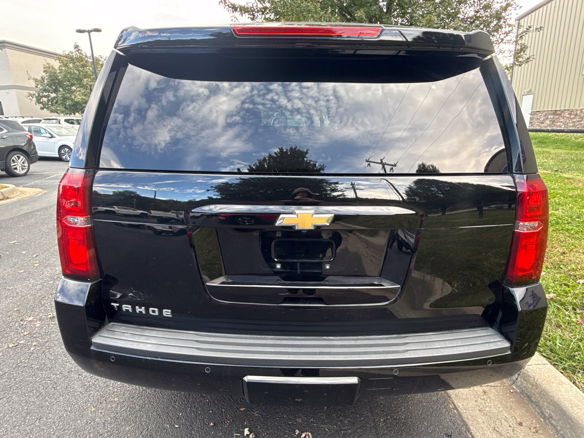 Used 2019 Chevrolet Tahoe LT w/ LT Signature Package AWD/4WD image 6