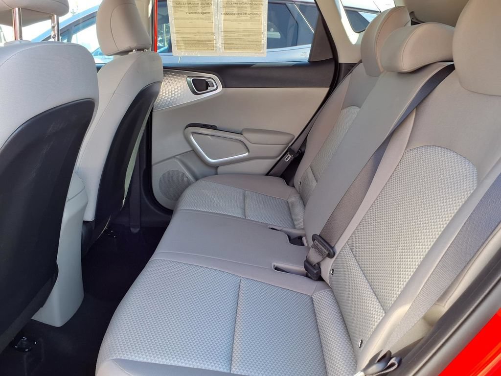 Certified 2025 Kia Soul LX w/ LX Technology Package FWD image 10
