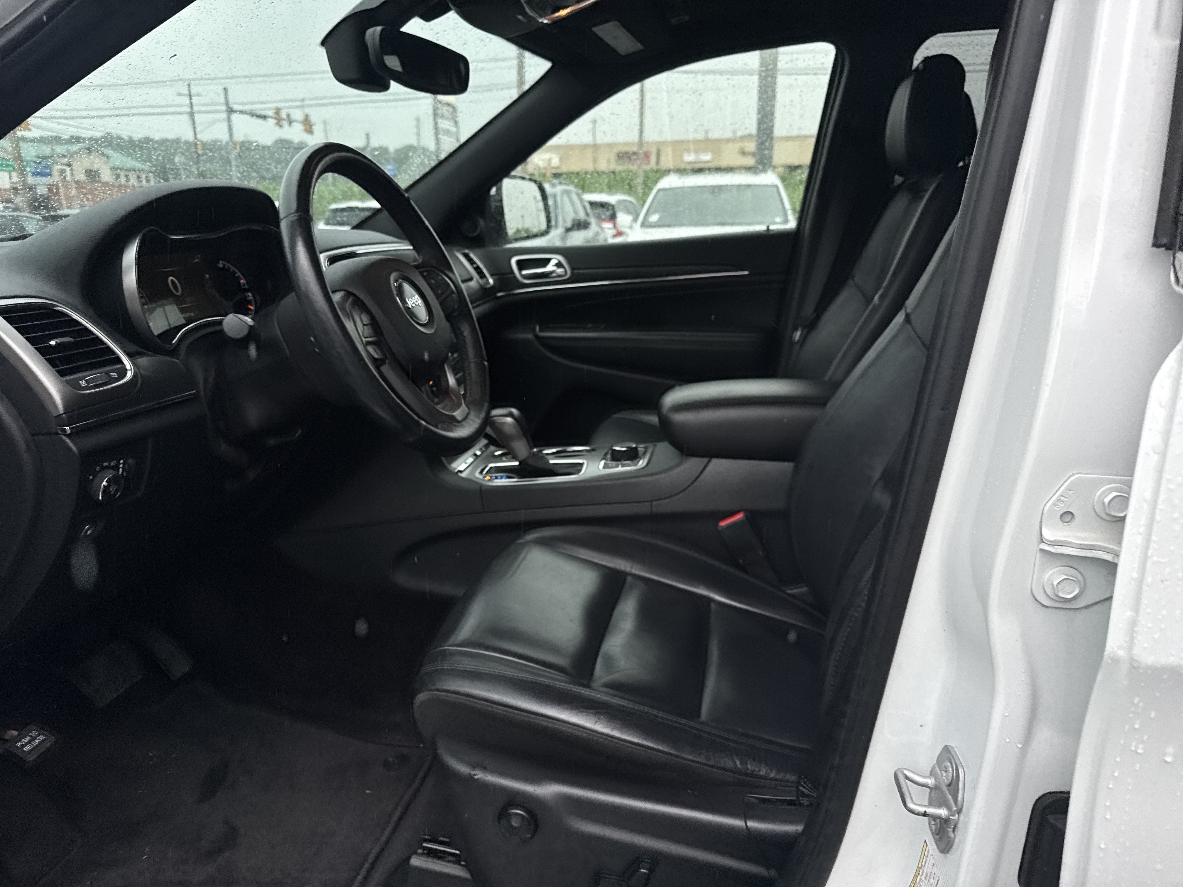 Used 2018 Jeep Grand Cherokee Limited AWD/4WD image 12