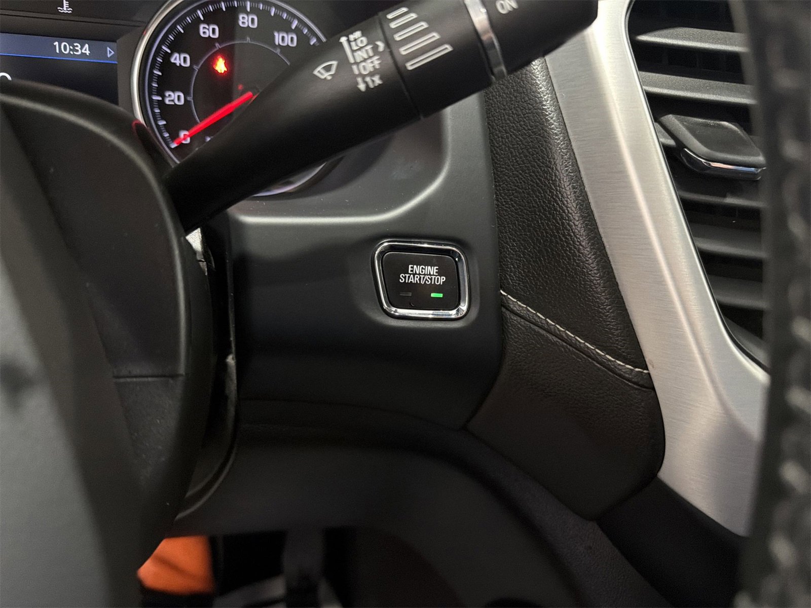 Used 2023 GMC Acadia SLT image 17