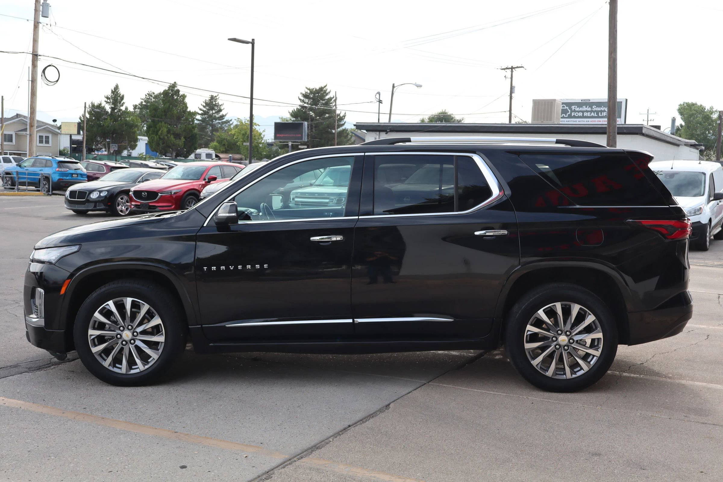 Used 2023 Chevrolet Traverse Premier image 5