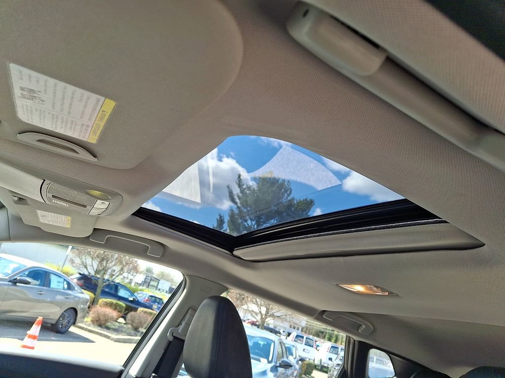 Used 2019 Nissan Rogue Sport SL w/ Premium Package image 16