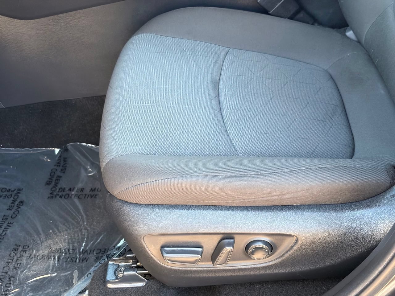 Used 2022 Toyota RAV4 XLE w/ Convenience Package FWD image 20