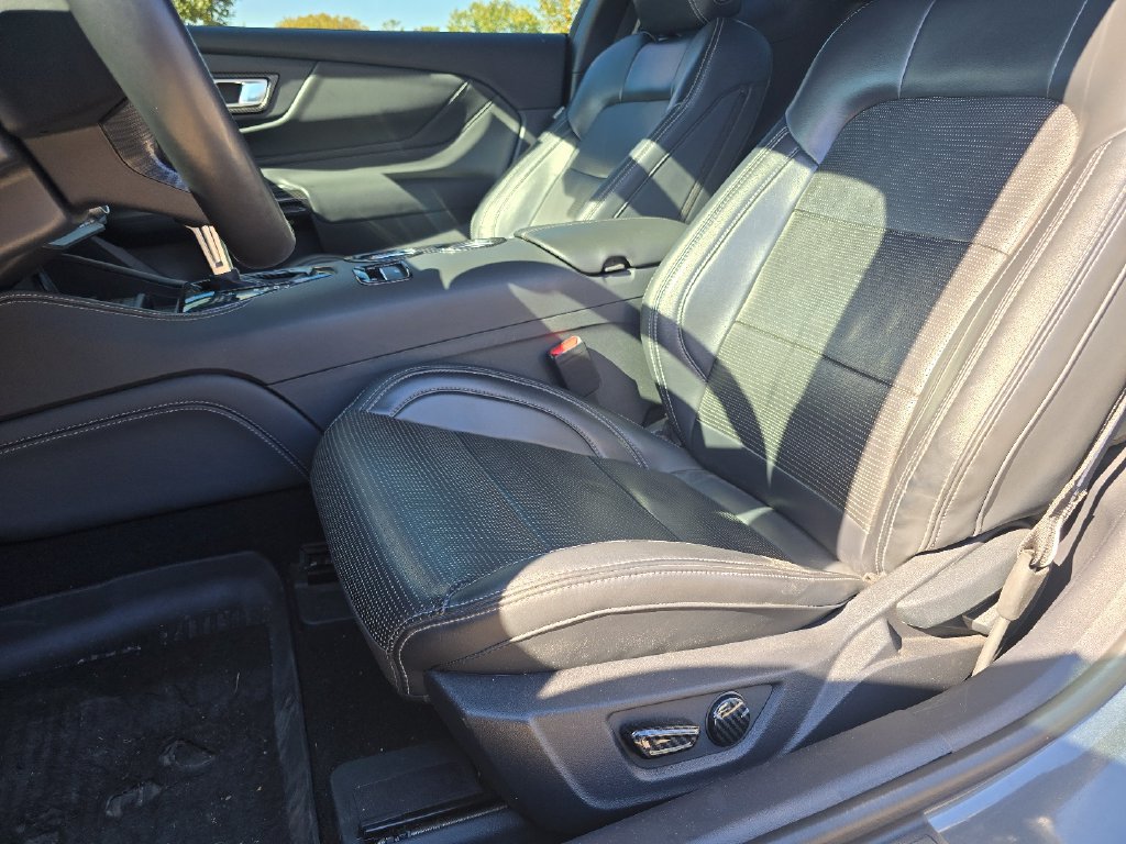 Used 2024 Ford Mustang Premium RWD image 28