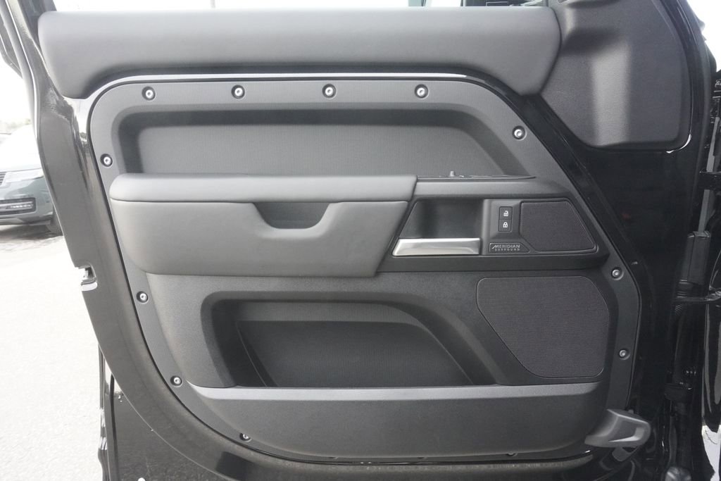 New 2026 Land Rover Defender 110 V8 image 17