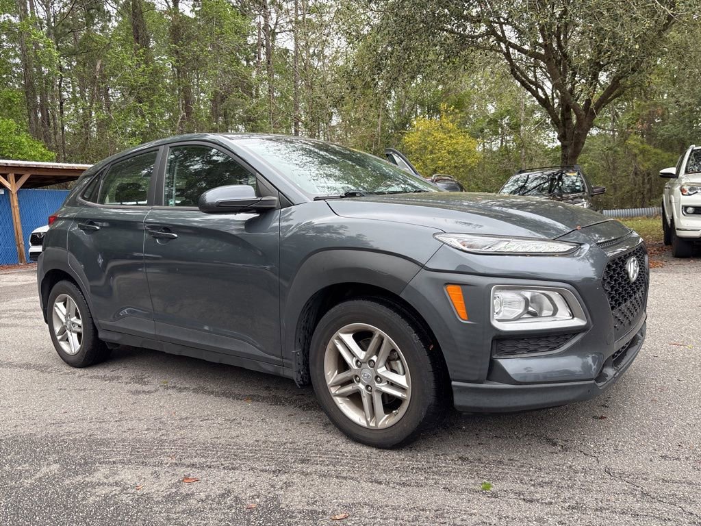 Used 2021 Hyundai Kona SE w/ Winter Weather Package image 1