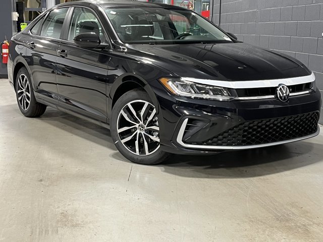 New 2025 Volkswagen Jetta SE image 1