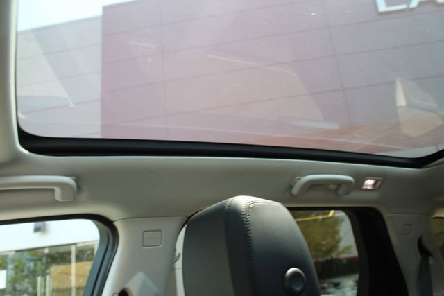 Used 2024 Land Rover Discovery Sport S image 23