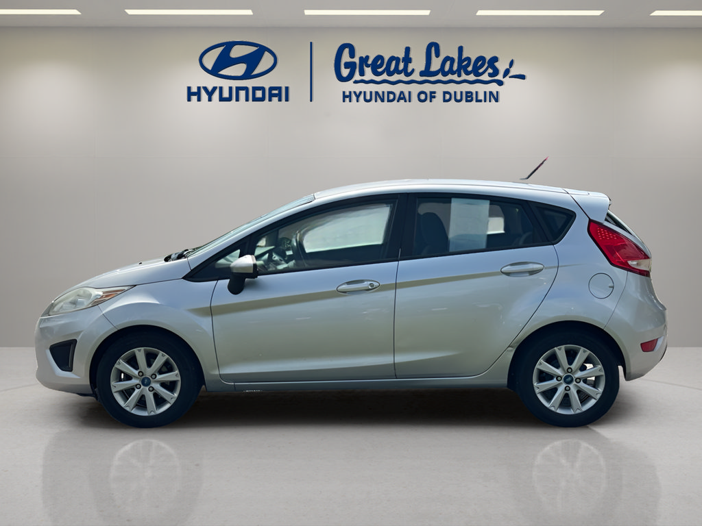 Used 2012 Ford Fiesta SE FWD image 2