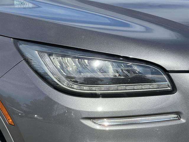 Used 2022 Lincoln Corsair AWD w/ Premium Package image 8