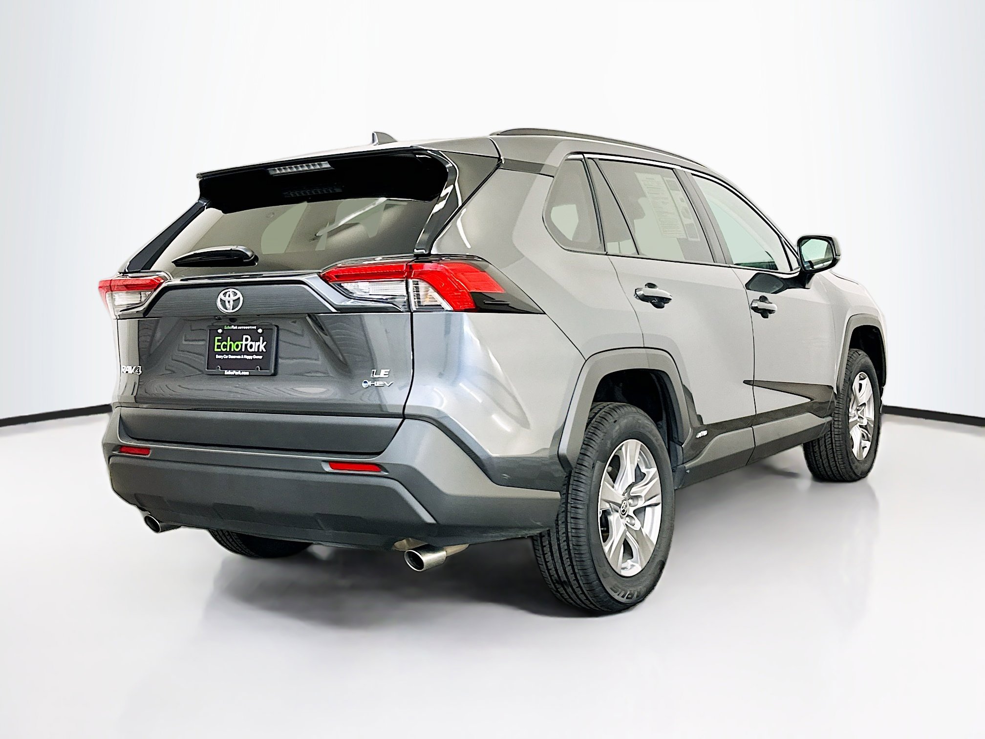 Used 2025 Toyota RAV4 LE image 9