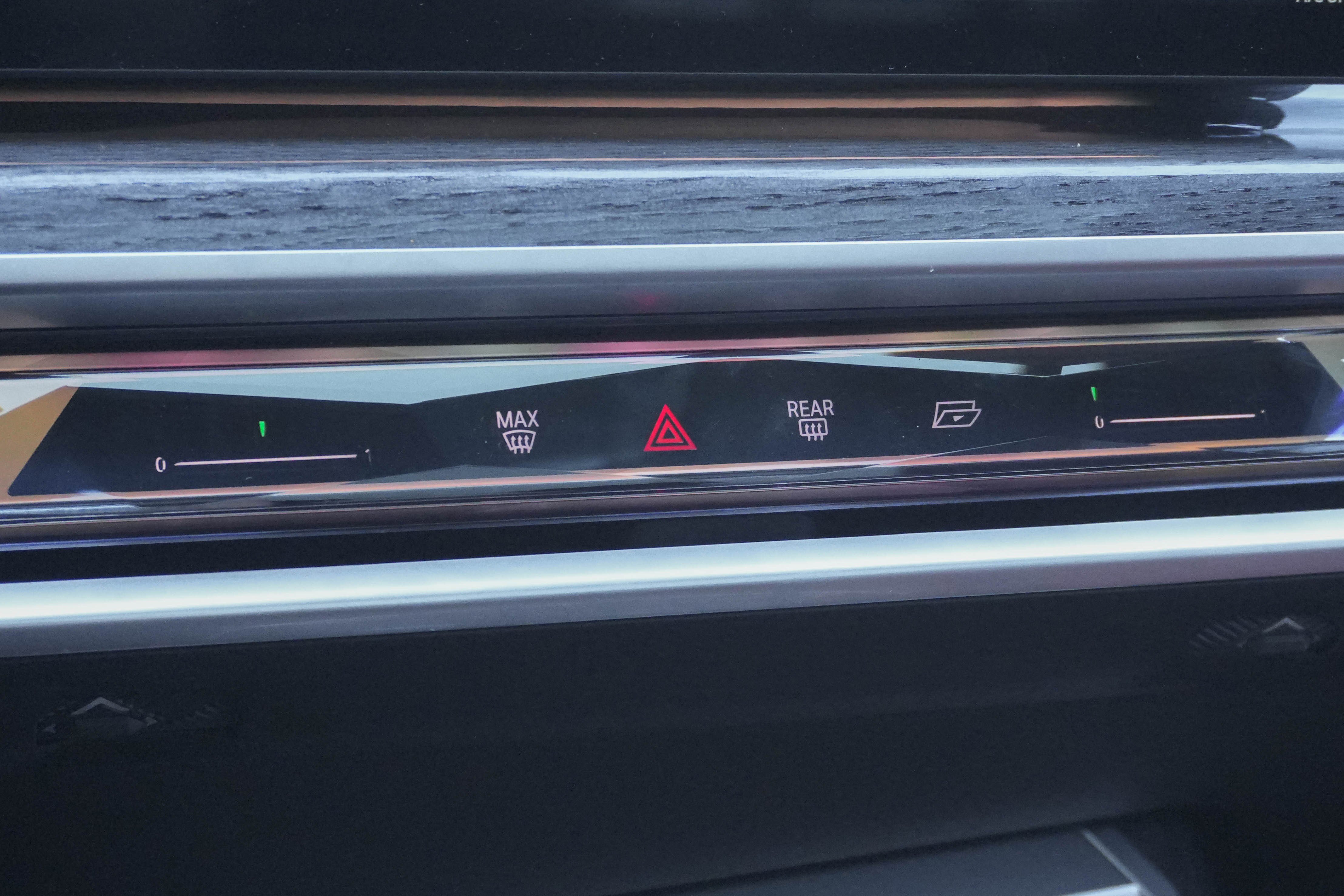 Certified 2023 BMW 760i xDrive w/ Executive Package image 26