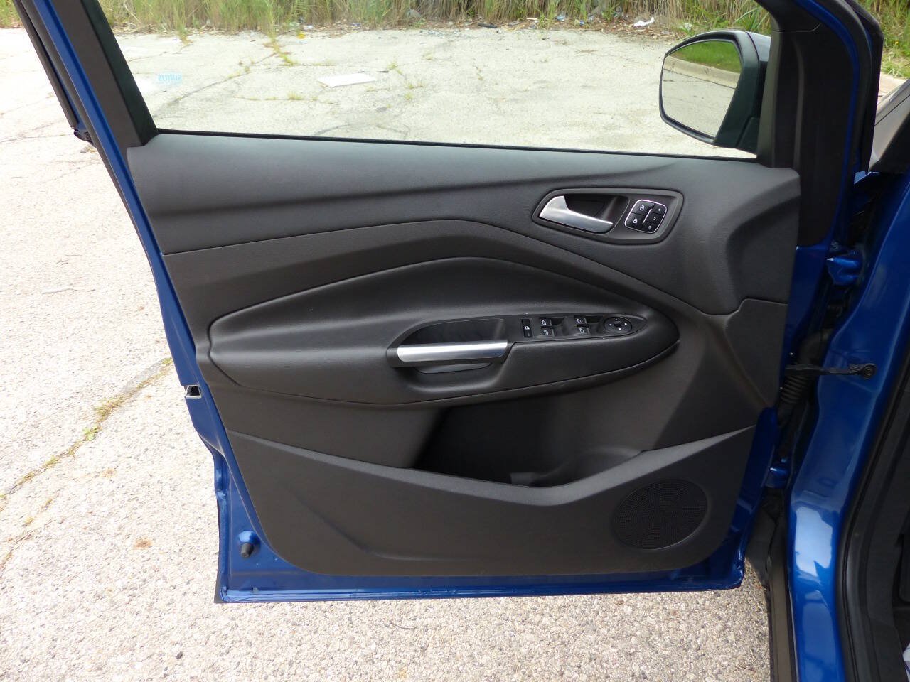 Used 2017 Ford Escape Titanium FWD image 20